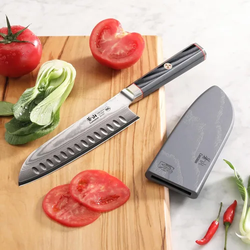 Vista 5 de Cangshan YARI Series X-7 Cuchillo Santoku de acero Damasco de 7 pulgadas con funda