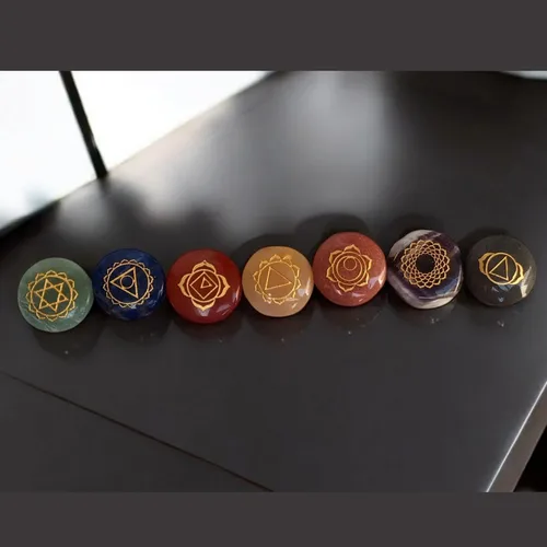 Vista 2 de Juego de 7 símbolos de chakras grabados, piedras curativas para reiki, cristal curativo sagrado, meditación para prosperidad, dinero, buena suerte
