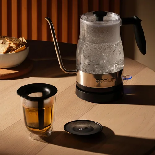 Vista 2 de Bodum Colador de té de 12 oz con tapa, doble pared, vidrio de borosilicato de alto calor, negro