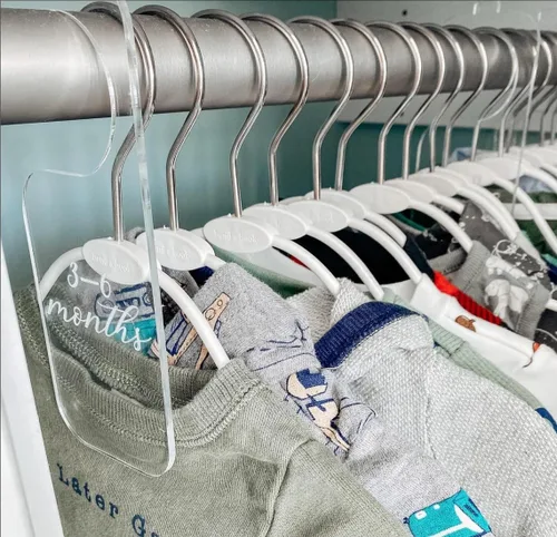 Vista 3 de 5 perchas acrílicas en blanco, colgador personalizado para niños, divisor de ropa acrílico liso para bricolaje, organizador de armario para niños