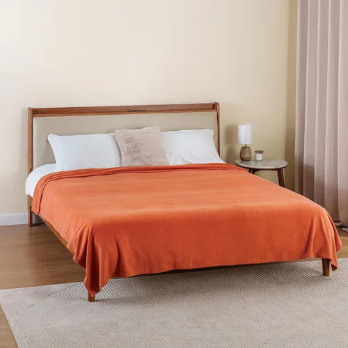 Vista 8 de Manta Berkshire Microforro Tamaño King para Cama Amberglow Naranja, Manta de Microforro Suave y Transpirable para Cama, Sofá o Sofá Cama, 90 x 108
