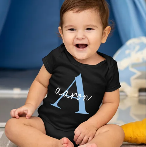Vista 5 de Mameluco de bebé personalizado con inicial y nombre para baby shower Body personalizado para recién nacido Mameluco personalizado Bebe Lindo