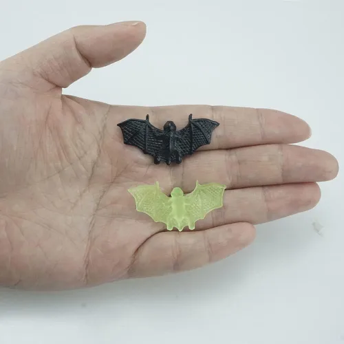 Vista 5 de 40 unidades de mini murciélagos 3D para decoración de Halloween, murciélagos de plástico para manualidades, espeluznante broma aterradora