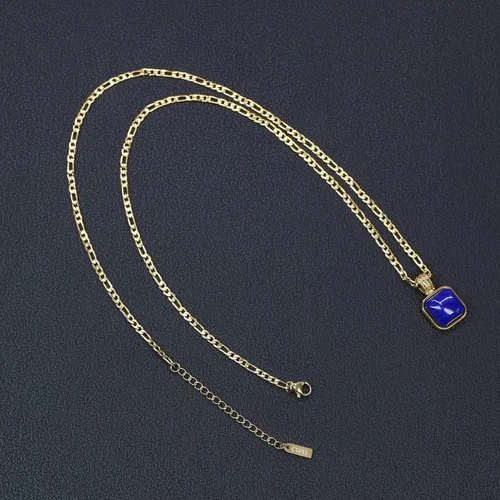 Vista 4 de COAI Figaro Chain Square Crystal Necklace