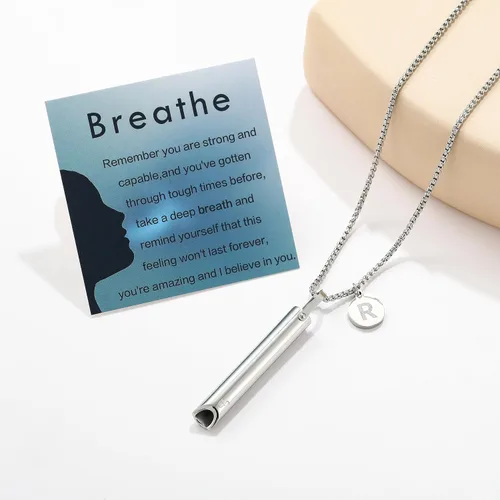 Vista 3 de Collar de respiración para mujeres y hombres con colgante de inicial, antivape, collar de paja de metal, collar de respiración consciente