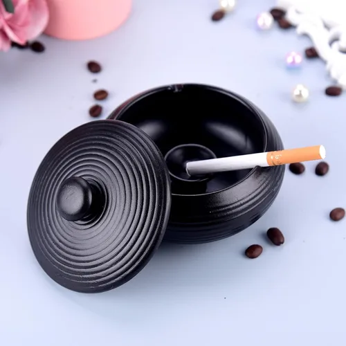 Vista 4 de LAUYOO Cenicero de cerámica con tapa, impermeable, ceniceros para cigarrillos al aire libre, soporte para cenizas de cigarros para fumadores, Negro