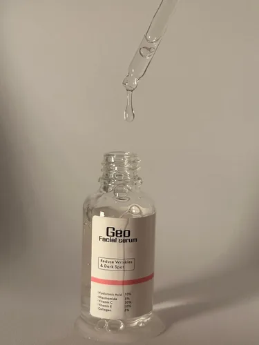 Vista 2 de Geo Facial - Suero 5 en 1 - Suero facial con ácido hialurónico, vitamina E, vitamina C, colágeno, niacinamida evitar acné, manchas oscuras, tono