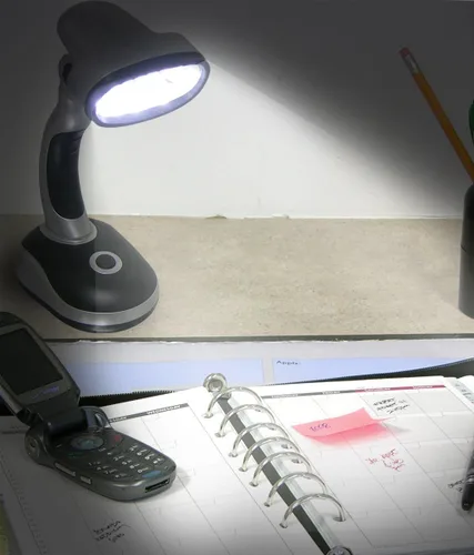 Vista 3 de IdeaWorks Jobar International - Lámparas LED de escritorio con cabezales giratorios y cuellos con mango, tamaño grande, rojo y azul