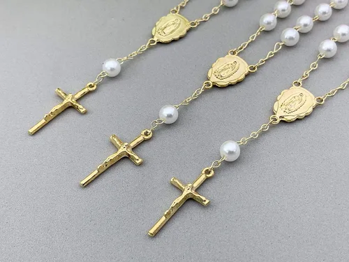 Vista 2 de 25 White Pearls Gold Plated Baptism Favors Mini Rosaries/Recuerdos de Bautizo/Christening Favors/Recuerditos
