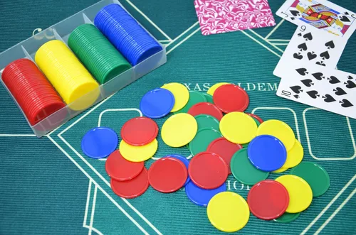 Vista 6 de Smartdealspro Juego de 160 fichas de póquer de plástico opaco de 1 1/2 pulgadas con caja para juegos de cartas de casino