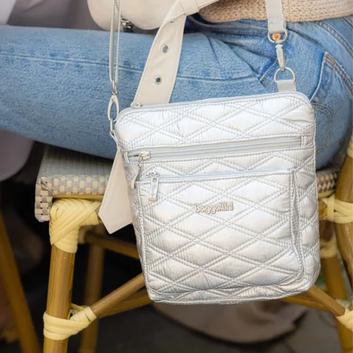 Vista 2 de Baggallini Modern Pocket Crossbody