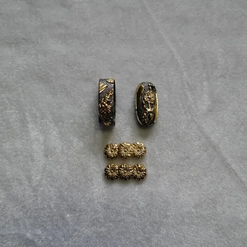 Vista 38 de Espada samurái japonesa KOSHIRAE – Fuchi Kashira Menuki 01-77