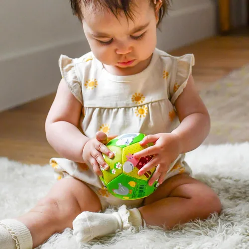 Vista 6 de HABA Pelota suave para bebé, tiempo boca abajo y juego sensorial, pelota de juego infantil de 4.5 pulgadas, ideal para gatear, para bebés de 6 meses