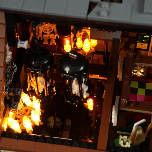 Vista 5 de BRIKSMAX Kit de iluminación LED para LEGO-21341 Disney Hocus Pocus: The Sanderson Sisters' Cottag, compatible con el modelo de bloques