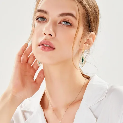 Vista 4 de EXTREE Aretes de diamantes de imitación para el día de San Valentín para mujer, aretes de diseño plateado y oro rubí