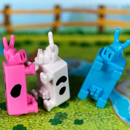 Vista 3 de A Fistful of Daisies - Juego de estrategia de duelo con temática de vaca, juego de rodar dados, divertido juego familiar para niños y adultos, a