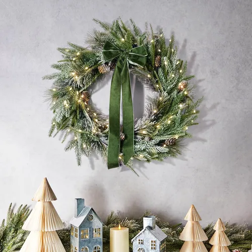 Vista 5 de LampLust Corona de Navidad para puerta delantera con luces, corona de ciprés de 22 pulgadas