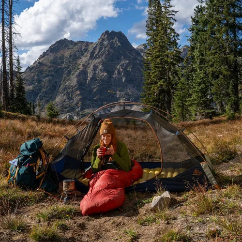 Vista 10 de Kelty Late Start Tienda de Mochilero – Tienda de Campaña Ligera para Dos Personas Refugio de Camping con Quickcorners, Postes de Aluminio, Mosca