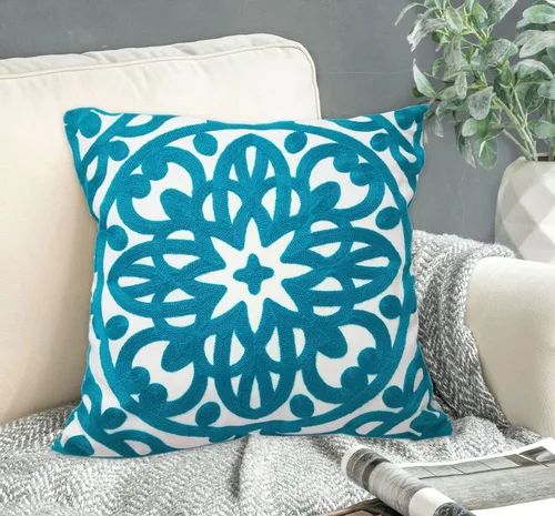Vista 13 de Alysheer Funda de almohada decorativa bordada de 18 x 18 pulgadas, acogedora y fresca funda de cojín bohemia con diseño de mandala chic de punto