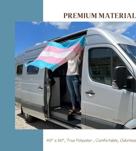 Vista 3 de Bandera trans para pared Tapiz de orgullo transgénero Grande 40 x 60 pulgadas
