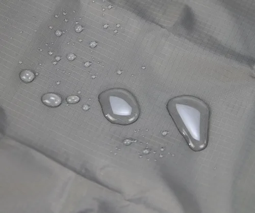 Vista 8 de Manta de bolsillo – Manta de playa impermeable a prueba de arena, manta de picnic impermeable, plegable, ligera y compacta para senderismo, camping