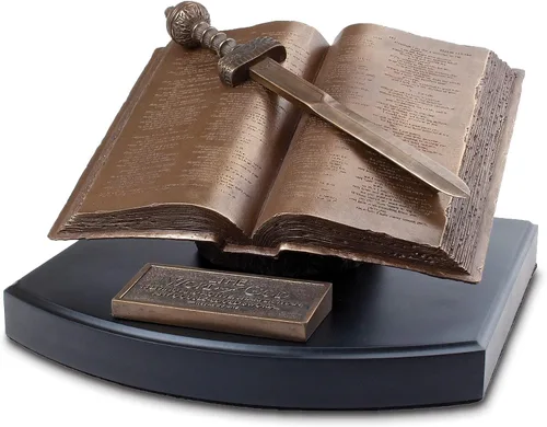Vista 10 de Lighthouse Christian Products Espada Palabra de Dios Acabado Tipo Bronce 8.5 x 5.75 Caja Placa Escultura de Piedra Fundida y Madera