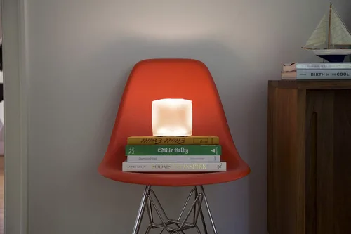 Vista 6 de MPOWERD Luci Lux: Linterna inflable solar recargable a través de energía solar o USB-C, 65 lúmenes, acabado mate + LED blanco cálido dura hasta 24