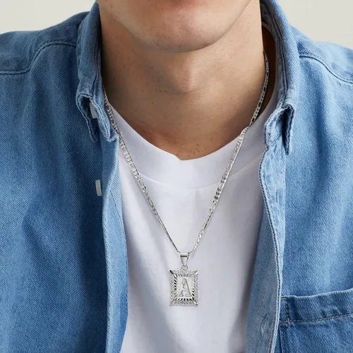 Vista 2 de KissYan Collar Figaro con dije y letra inicial para hombres y mujeres collar chapado en oro de 18 quilates con dije de monograma cuadrado letras