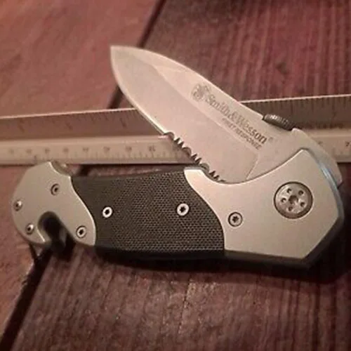Vista 2 de Smith & Wesson SWFRS 8in High Carbon S.S. Folding Knife