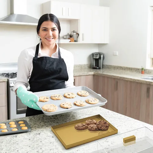 Vista 4 de Soporte acrílico para tartas Bandeja multifuncional para servir Elegante bandeja dorada para alimentos con tapa transparente Perfecto como