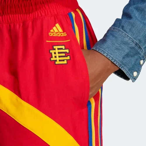 Vista 2 de adidas Pantalones cortos de baloncesto Eric Emanuel McDonald's para hombre, rojo