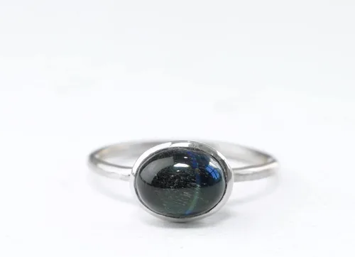 Vista 144 de Oval Birthstone Ring Bezel Set in Vermeil Gold, Sterling Silver, or Rose Gold, Stacking Birthstone Ring [rOMB]