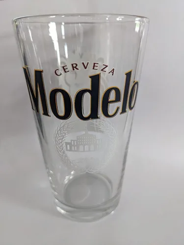 Vista 4 de Inbev Modelo Signature 'House of Modelo' Lion - Juego de 2 vasos