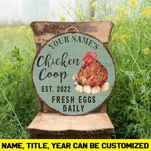 Vista 3 de Letrero de madera de gallinero personalizado para gallinero, diseño de granja esponjosa, varios tamaños, nombre personalizado, título y cita