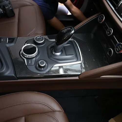 Vista 3 de Cubierta de panel de palanca de cambios para consola central de automóvil ABS de fibra de carbono cromada para Alfa Romeo Stelvio 2017 2018 2019