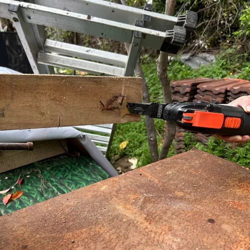 Vista 7 de XXGO 3 piezas extra larga corte de metal titanio oscilante multiherramienta hoja Lo mejor para cortar clavos de metal de plástico de madera en un