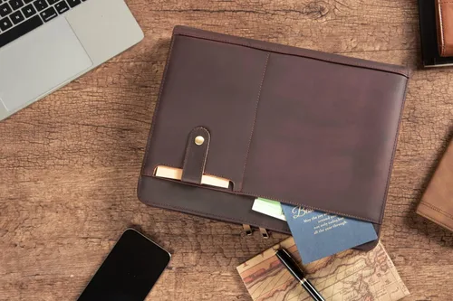Vista 7 de AZXCG Portafolio de cuero para hombre, hecho a mano, con cremallera, organizador de documentos de negocios para cuaderno tamaño carta A4, funda