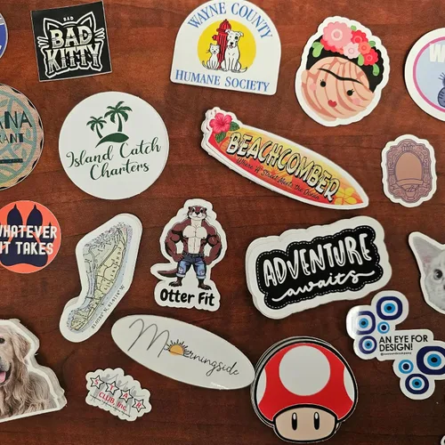 Vista 2 de Calcomanías personalizadas a granel Sube tu logotipo 20-1000 Tamaños de 2 a 12 pulgadas Adhesivo impermeable personalizado Calcomanías