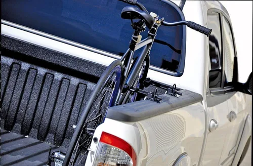 Vista 6 de Inno, portabicicletas para transportar bicicletas en plataforma de camión, de tamaño estándar