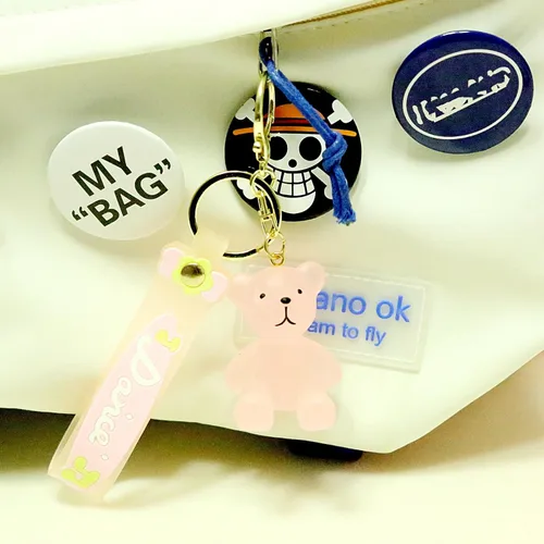Vista 4 de Llavero de resina con diseño de oso para llaves de coche, accesorios de mochila, regalo de decoración para mujeres y niñas