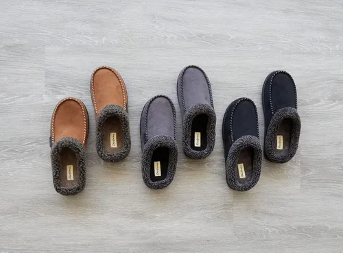 Vista 2 de Dearfoams - Pantuflazueco de gamuza de microfibra para hombre, con puntada de látigo