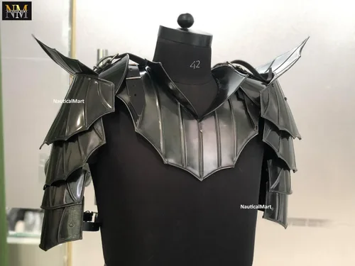 Vista 6 de NauticalMart Armadura de hombros de guerrero gótico, par de hombreras de armadura con gorjea, armadura de caballero de fantasía, ropa LARP, disfraz