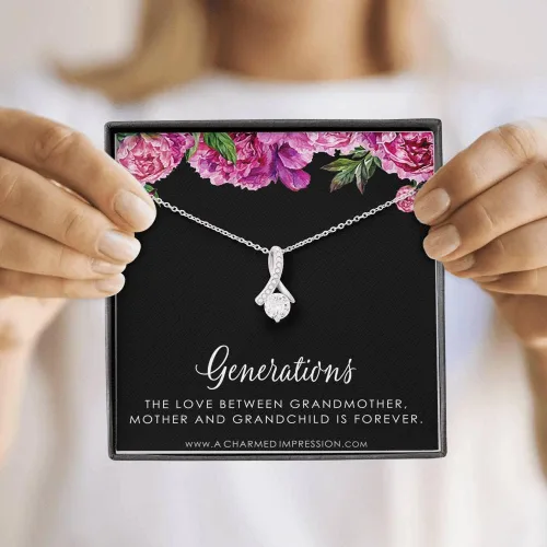 Vista 4 de A Charmed Impression Tres generaciones de amor Joyas de abuela, madre, hija e hijo Regalo para mamá, abuela, nieto, regalos pensados para mujeres