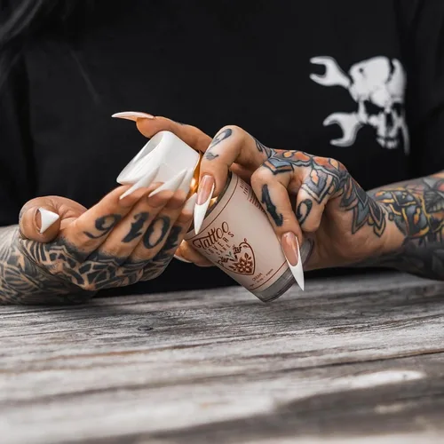 Vista 4 de Crema para tatuajes de Tattoo Lovers Care Tattoo Aftercare Loción Hidratante Promueve la curación de la piel revitalizante para enrojecimiento