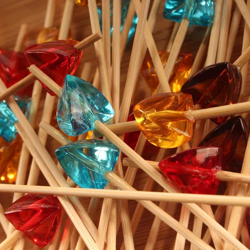 Vista 8 de BambooMN Pinchos decorativos de acrílico transparente de 5.9 pulgadas para sándwiches de frutas y cócteles de bambú para eventos de catering Claro