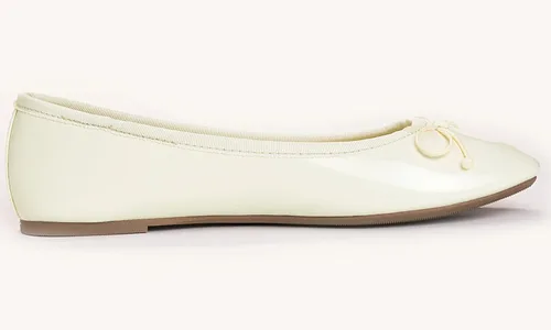 Vista 5 de FEVERSOLE Zapatos planos de ballet de patente para mujer, color macarrón colorido Beige