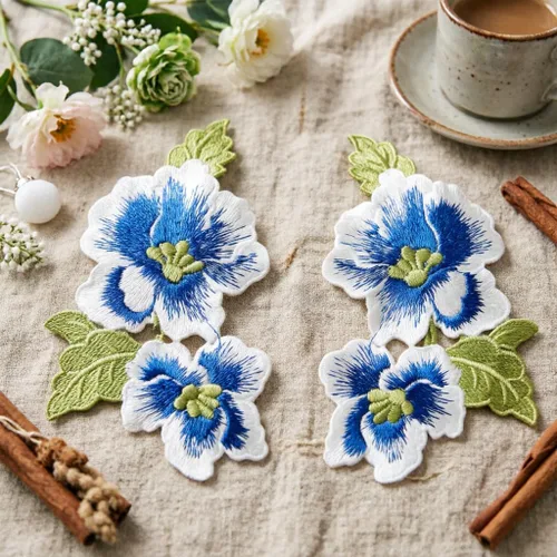 Vista 2 de 1 par de parches de peonía azul, apliques de flores para ropa de bricolaje, jeans Parches florales suaves para accesorios de ropa, decoración
