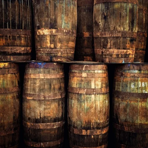 Vista 2 de Aceite de fragancia de madera de Bourbon (nuestra versión de la marca) (botella de 4 onzas) para hacer velas, hacer jabón, hacer tartas, aerosoles