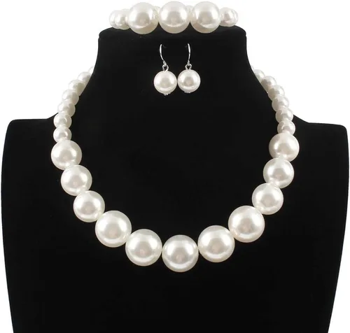 Vista 2 de Daimay Gargantilla grande de perlas simuladas para mujer, collar de perlas de imitación de cristal de 19 pulgadas, collar de pulsera y aretes, juego