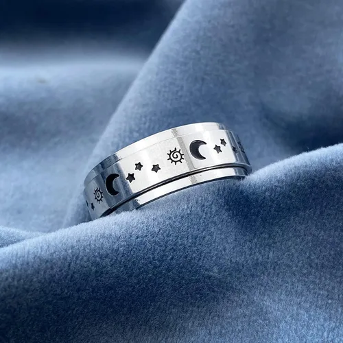 Vista 2 de Anillo de acero inoxidable con estrellas giratorias de afinación para el sol la luna la jugabilidad las bandas bohemias Acero inoxidable piedra